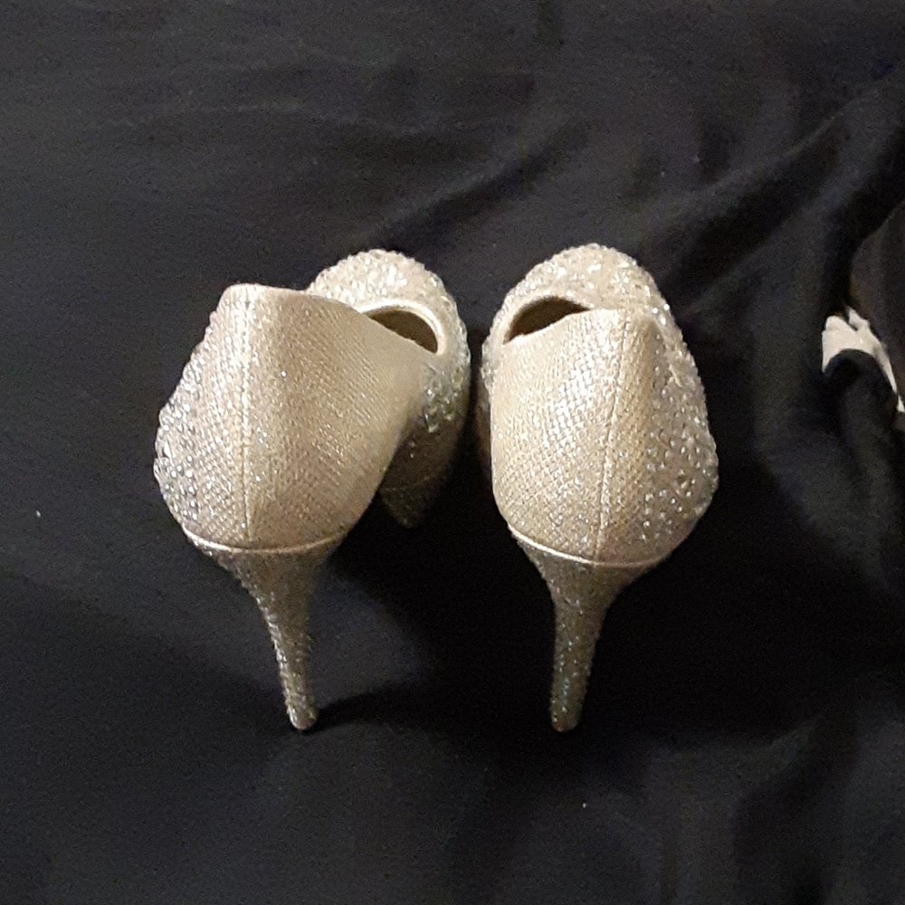 Shoes - Picture 4 of 4